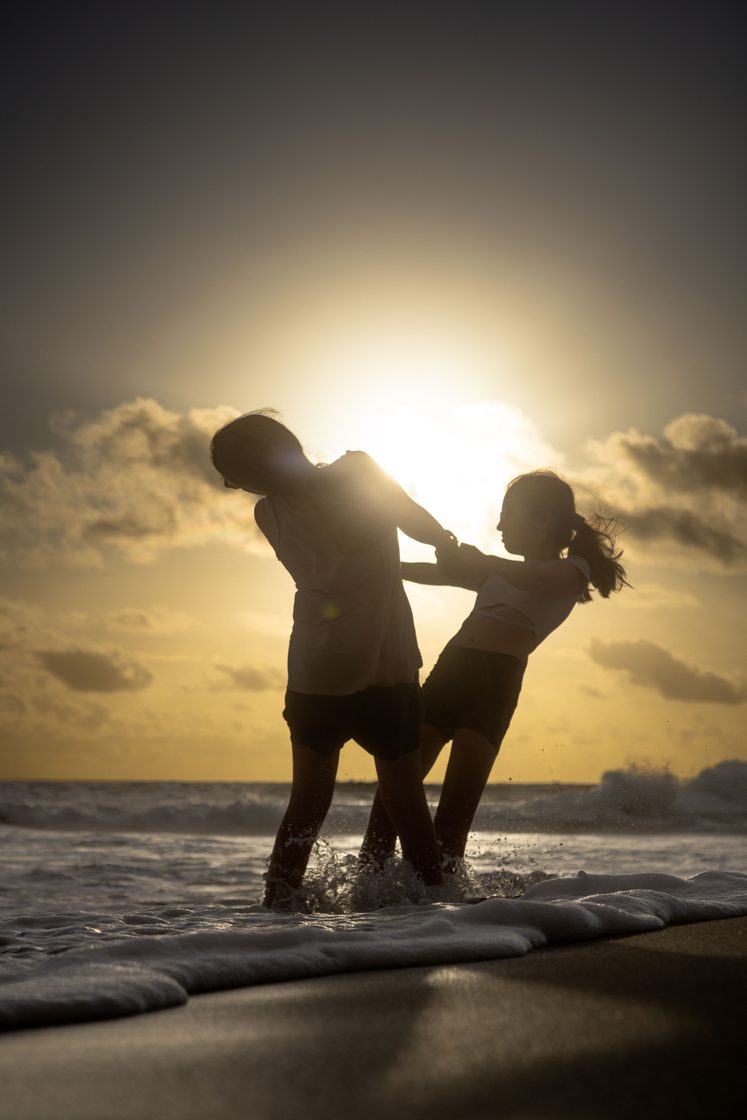 Silhouettes au coucher du soleil, tournage à La Réunion